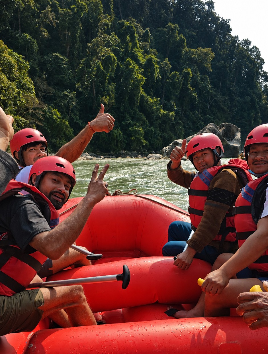 Group rafting experience at the Sukute River
